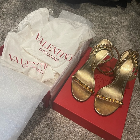 Valentino No Limits Gold Sandal Heel - Picture 4 of 9